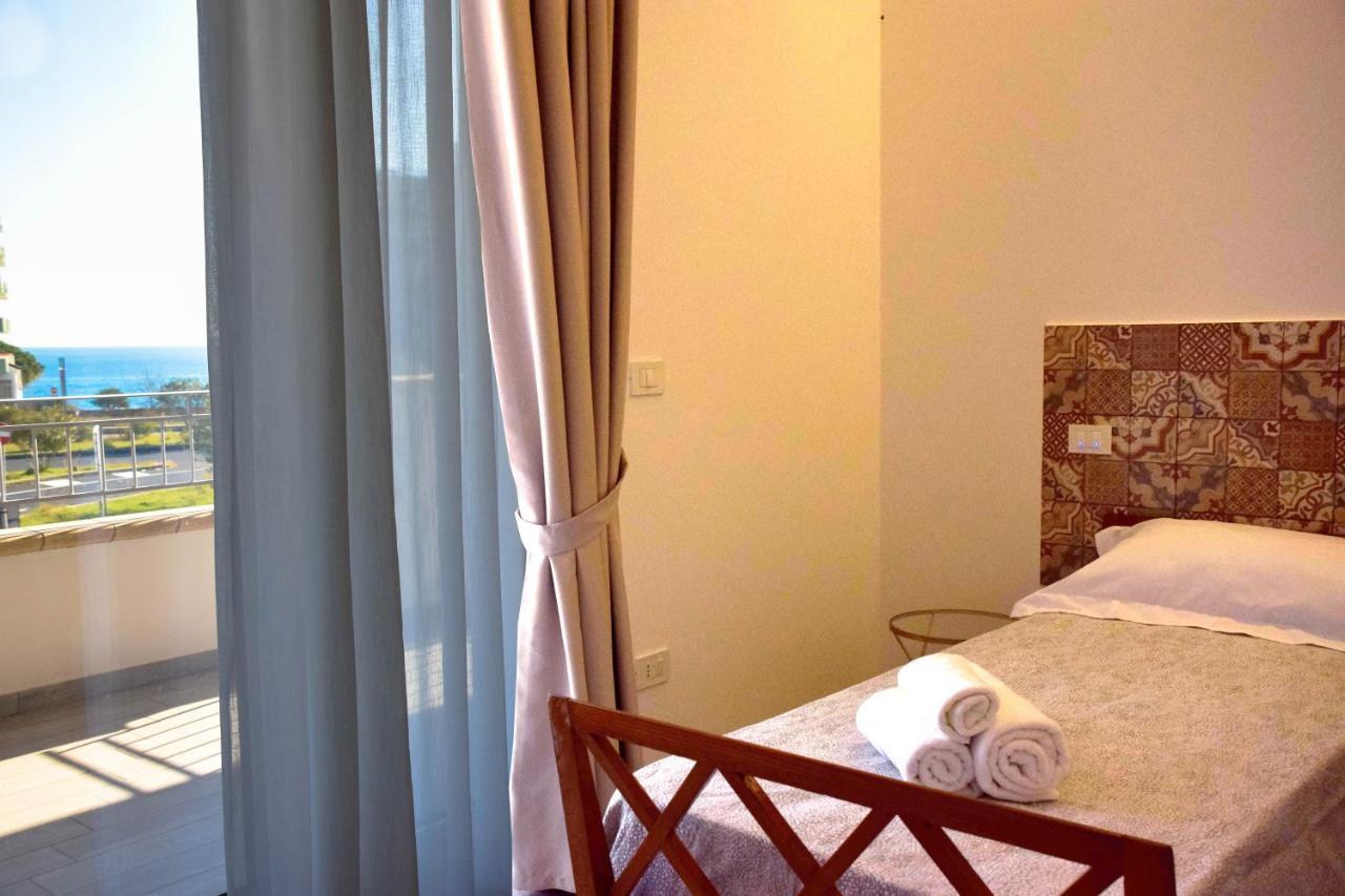 Accomodati B&B Марина-ди-Джойза-Йоника Экстерьер фото